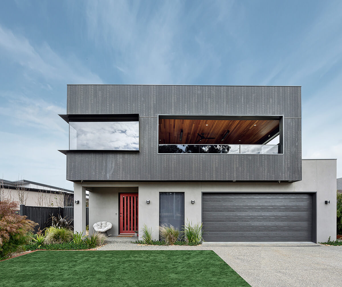 Striking beauty and build efficiency. How Hebel and Cemintel help create stunning homes for Hudson Ridge Builders.